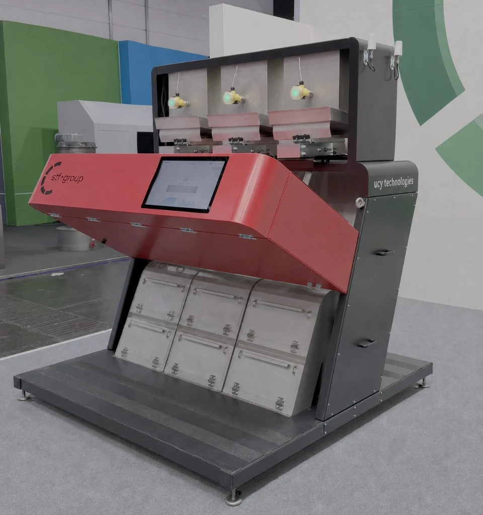 UCY F-series optical flake sorting machine with three-chute configuration